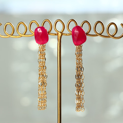 14kgf-Ruby pink chalcedony tassel 耳針 第8張的照片