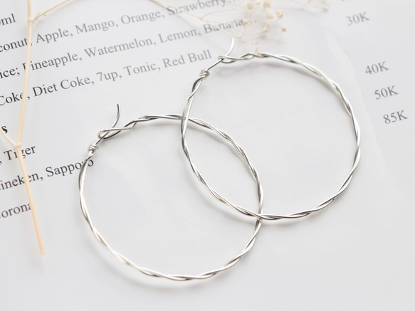 SV935(Argentium)-twist hoop ピアス 7枚目の画像