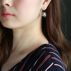 14kgf-pearl stud and white topaz flower 耳針 第2張的照片