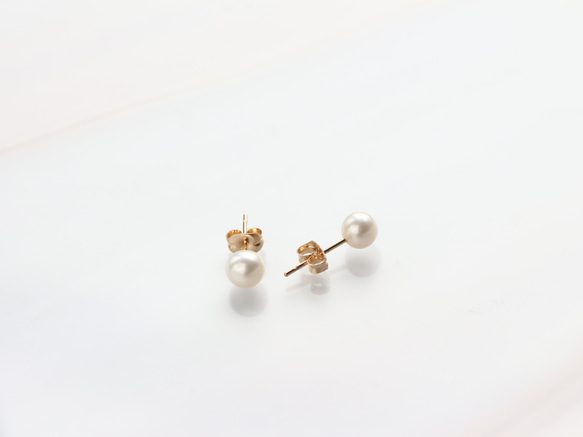 14kgf-pearl stud and white topaz flower 耳針 第5張的照片