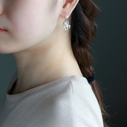14kgf-pearl stud and white topaz flower 耳針 第8張的照片