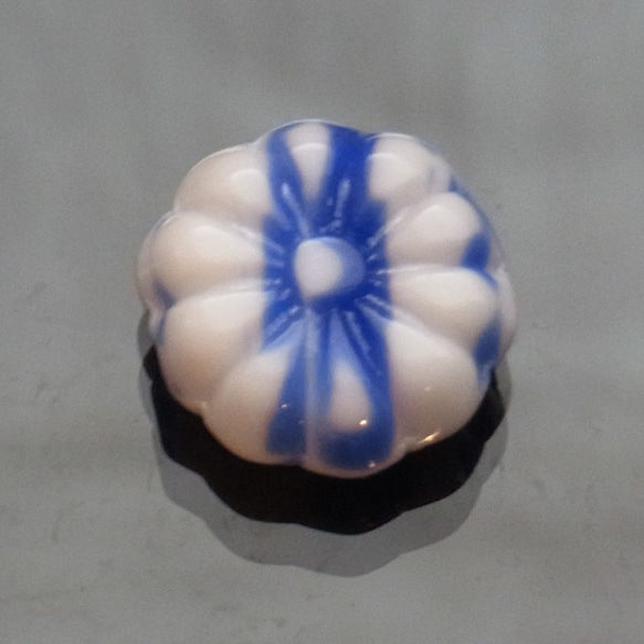 ジャパンヴィンテージ　菊型　白×ブルー　10個　 3枚目の画像