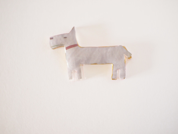 『白い犬』ブローチ 5枚目の画像