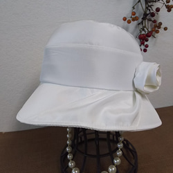 岡谷シルク。。お帽子。。薔薇飾り  展示会出品中２月中旬以降発送 2枚目の画像