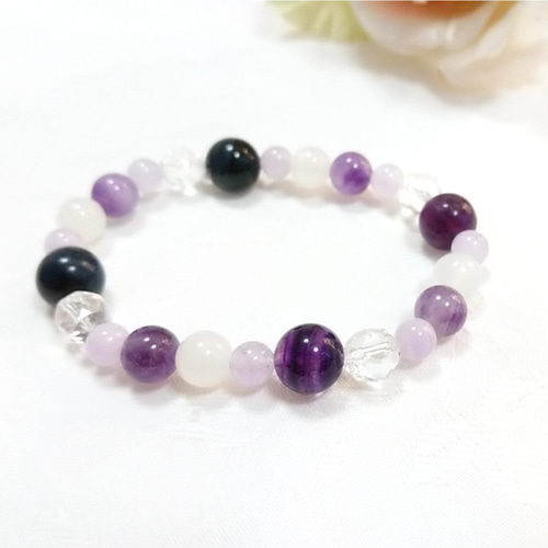 ラベンダーアメジストとフローライトのパワーストーンブレスレット