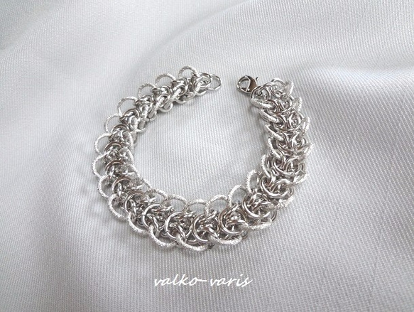 frill bracelet 1枚目の画像