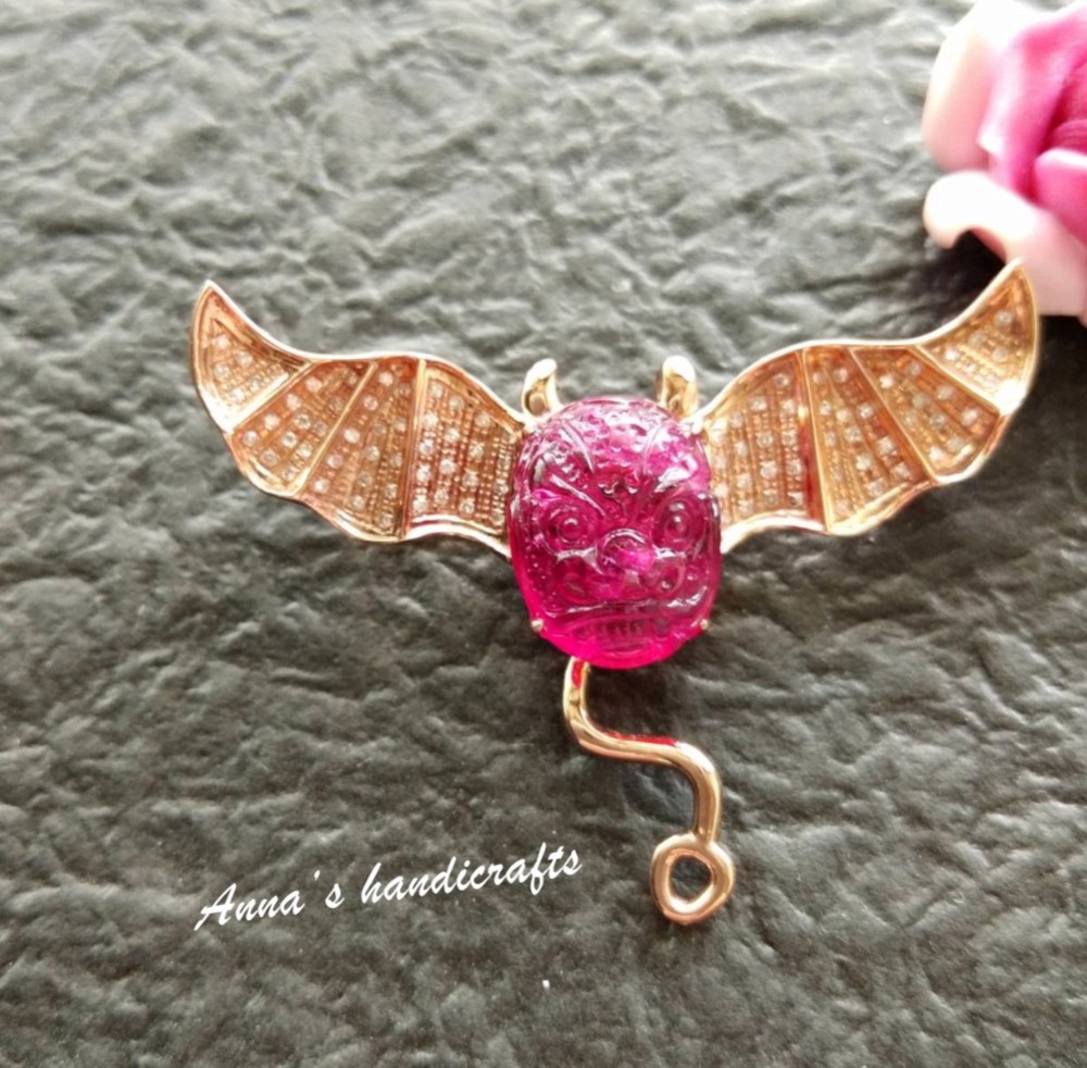 [アンナハンドメイドショップ]悪を避けるために赤い動物の顔のバットピンネックレスデュアルユース18Kゴールドリアルダイヤモンド象