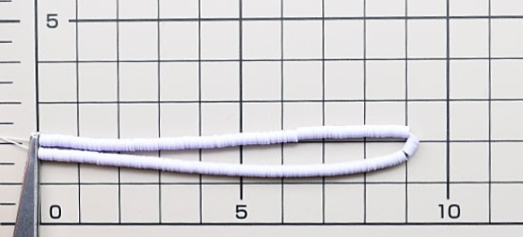 オパック　パステルラベンダー・オーロラ　　1本（約1000枚）・平丸・3mm・フランス製糸通しスパンコール 3枚目の画像