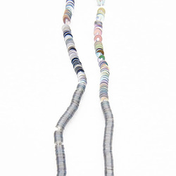 メタリック　シルバー・オーロラ　　1本（約1000枚）・平丸・3mm・フランス製糸通しスパンコール 2枚目の画像