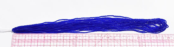 [極細竹]コバルトブルー　　12本セット・糸通し・約1.3ｍｍ・極細竹ビーズ・チェコ製 2枚目の画像