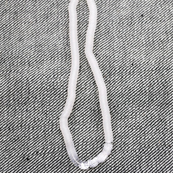 クリア・ラスター　　1本（約1000枚）・亀甲・4ｍｍ・イタリア製糸通しスパンコール 2枚目の画像