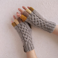 ベルトつき五本指手袋＊Luce＊ライトグレー/ハニー 2枚目の画像