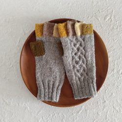 ベルトつき五本指手袋＊Luce＊ライトグレー/ハニー 3枚目の画像