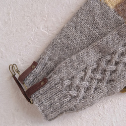 ベルトつき五本指手袋＊Luce＊ライトグレー/ハニー 4枚目の画像