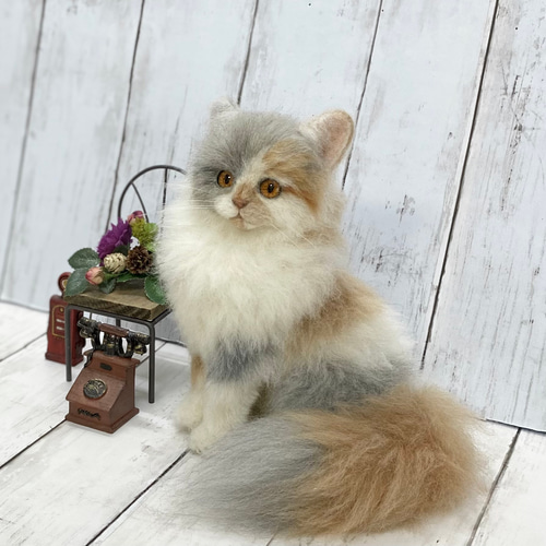 羊毛フェルト ハンドメイド オーダー スコちゃん立ち耳 見下ろす 猫