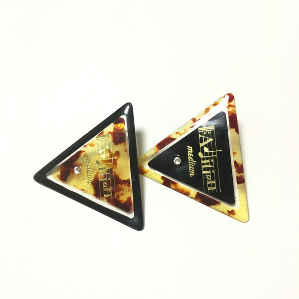三角形耳環【貼】棕色×黑色 第1張的照片
