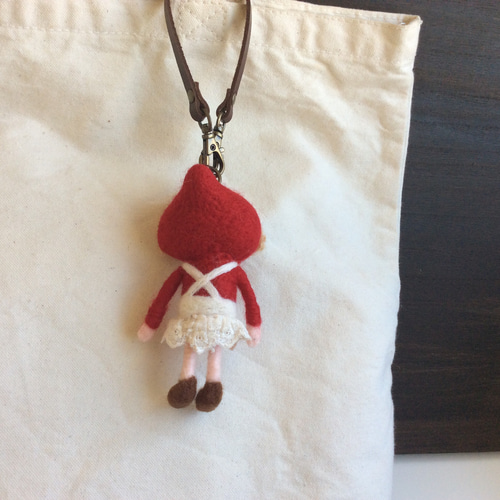 羊毛フェルトマスコット 赤ずきん(エプロン) 羊毛フェルト siglin 通販