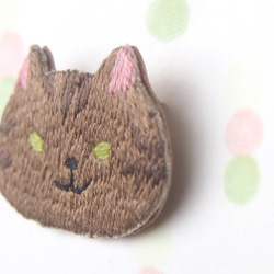 ◭小動物頭刺繡胸針◮ 虎斑貓Taddy cat 第2張的照片