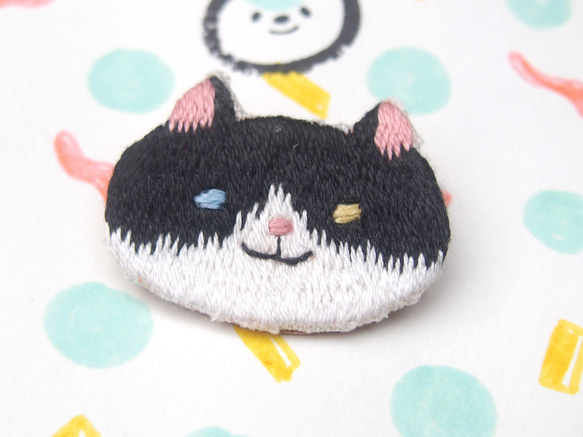 ◭小動物頭刺繡胸針◮ 賓士貓 Texedo cat 第1張的照片