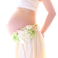 【マタニティサッシュベルト】サシュレミンティ妊婦さん赤ちゃんの記念写真マタニティフォトを華やかにフラワーアレンジメント 4枚目の画像