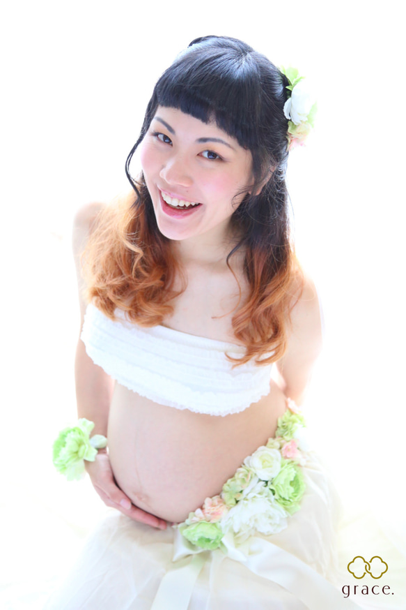 【マタニティサッシュベルト】サシュレミンティ妊婦さん赤ちゃんの記念写真マタニティフォトを華やかにフラワーアレンジメント 5枚目の画像