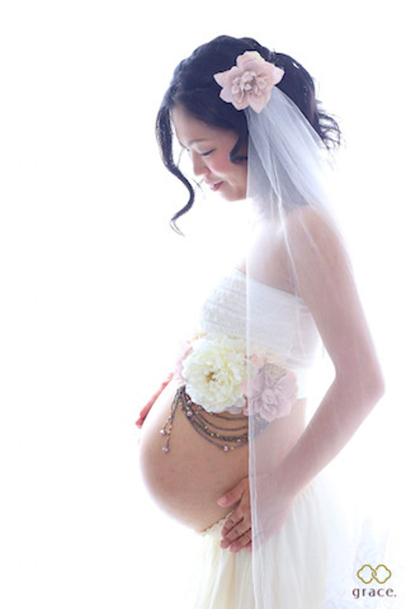 【マタニティサッシュベルト】サシュレアンティーク妊婦さん赤ちゃん記念写真マタニティフォトを華やかにフラワーアレンジメント 4枚目の画像