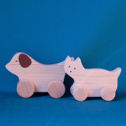 木のおもちゃ　犬と猫 1枚目の画像