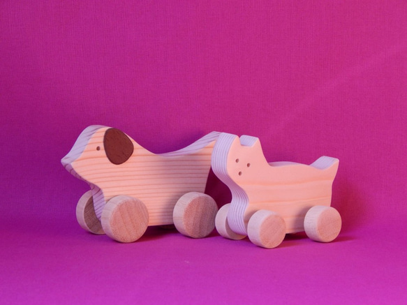 木のおもちゃ　犬と猫 2枚目の画像