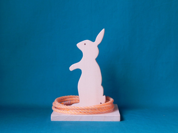 木のおもちゃ　ウサギさんの輪投げ 1枚目の画像