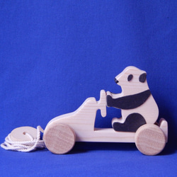 木のおもちゃ　ドライブする動物シリーズ　その１ ドライブするパンダ 1枚目の画像
