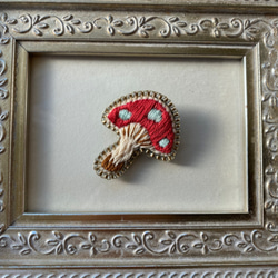 【ブローチBrooch】キノコブローチ『リバティプリントx刺繍』赤いきのこ 6枚目の画像