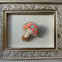 【ブローチBrooch】キノコブローチ『リバティプリントx刺繍』春色ピンクとブルーグリーンドット 6枚目の画像