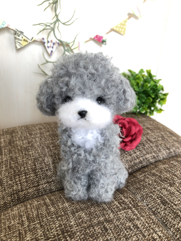 羊毛フェルト 犬 トイプードル シルバー 羊毛フェルト 犬 トイプードル シルバー 犬フィギュア - MONT