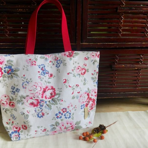 キャスキッドソン　マザーバック　白 キャスキッドソン マザーズバッグ キャスキッドソンマザーズバッグ