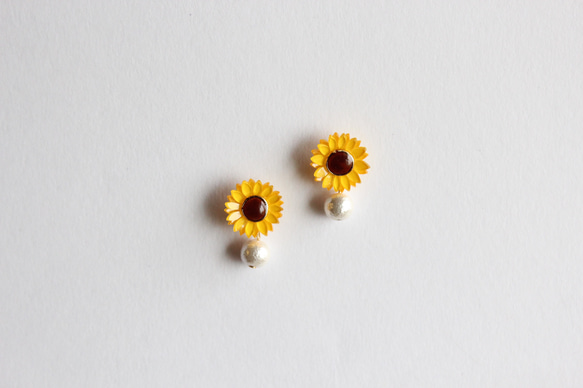 小さな向日葵のタッセルイヤリング／ピアス 4枚目の画像