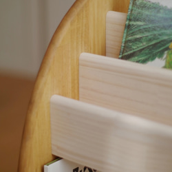【アウトレット】木製絵本棚(マガジンラック) 60幅 オークx白 3枚目の画像