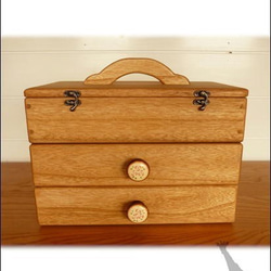 お裁縫箱（ローズ柄のつまみ・オーク色、自然な茶色・アクセサリー収納・コスメBOX） 3枚目の画像