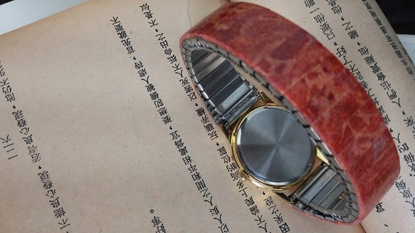 【Lost and find】古董款 天然石 貝母 虎紋 紅珊瑚 大 手錶 第3張的照片