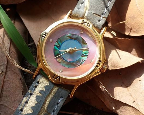 派手な 天然石 虹色貝 白碟貝 腕時計 腕時計 Bear Wan 通販 3054193