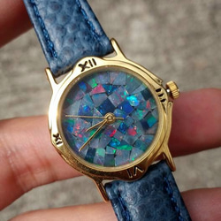 派手な 天然石 オパール opal 腕時計 1枚目の画像