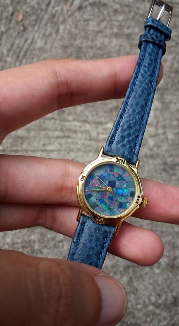 派手な 天然石 オパール opal 腕時計 5枚目の画像