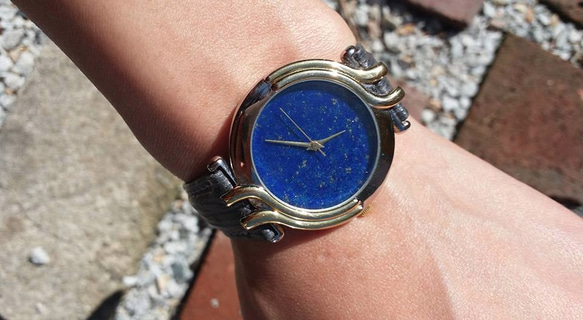 綺丽な 星空 天然石 ラピスラズリ 腕時計 1枚目の画像