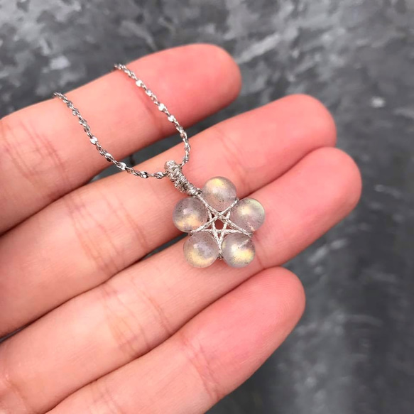 可愛な 天然石 曹灰長石 ラブラドル長石 星 ネックレス