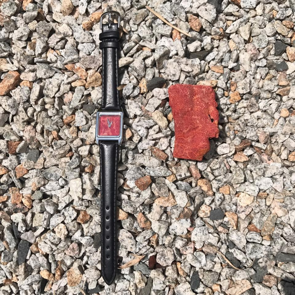 【Lost and find】天然石 紅珊瑚 方 手錶 第4張的照片
