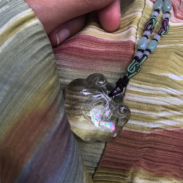 [遺失物]天然石虹色の光の蝶白水晶希望のロックネックレス 5枚目の画像