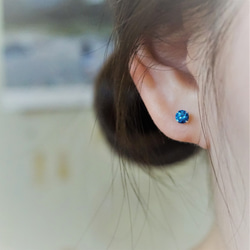 ll modo彩鋯耳針 ll 4mm深海藍色925銀耳針 - 一對 / 附銀耳堵 第5張的照片