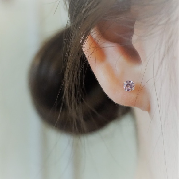 ll modo彩鋯耳針 ll 4mm淺粉色925銀耳針 - 一對 / 附銀耳堵 第6張的照片