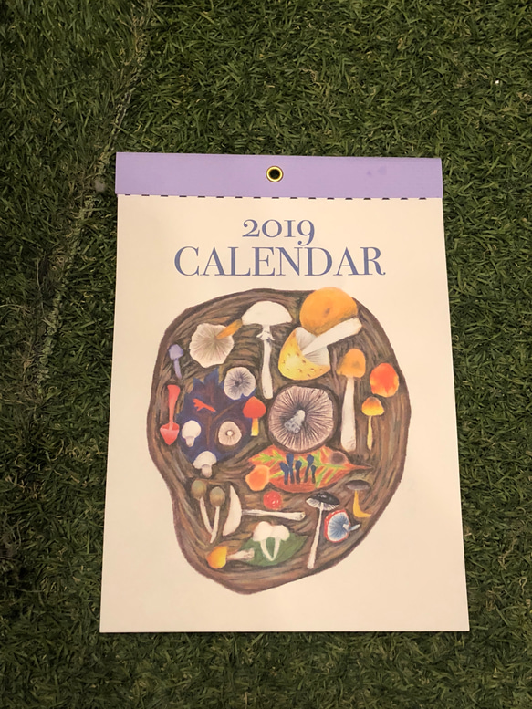 2019  きのこ 壁掛けカレンダー A4 1枚目の画像