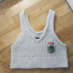 手刺繍　ブローチ　くまの女の子 5枚目の画像