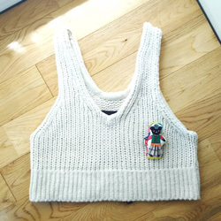 手刺繍　ブローチ　プードルの女の子 5枚目の画像